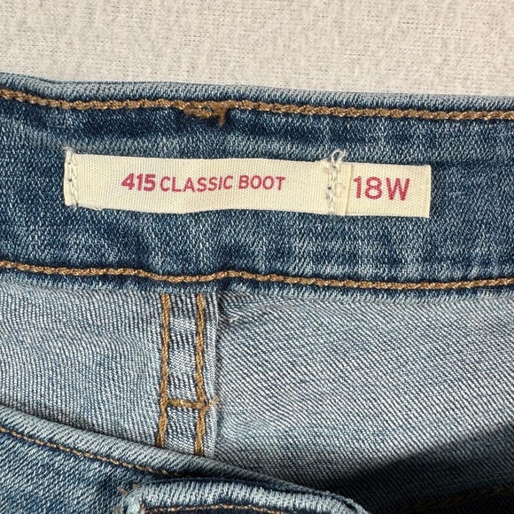 Levis Jeans Womens 18W Blue 415 Classic Boot Mid Rise Medium Wash Stretch Plus - Picture 3 of 10